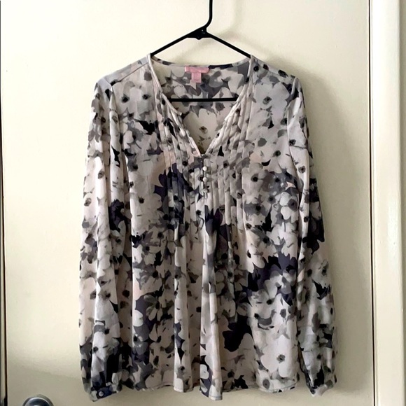 Saint Tropez West Tops - BOGO Flowy black and white floral blouse